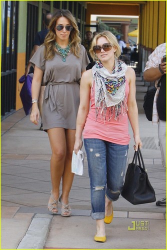  haylie duff out with hilary