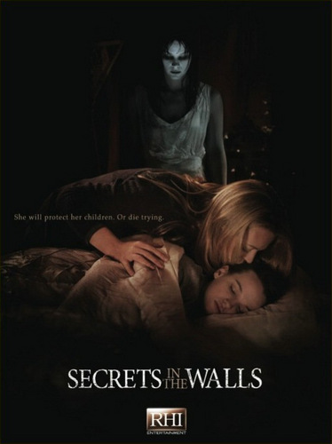  Secrets in the Walls 2010-poster