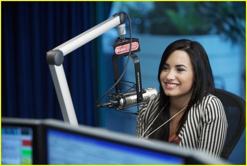  Demi Lovato Radio ディズニー Interview