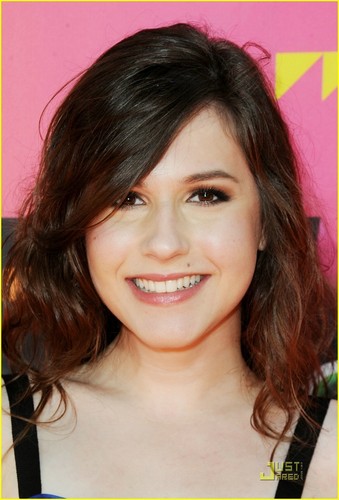  Erin Sanders a.k.a Camille