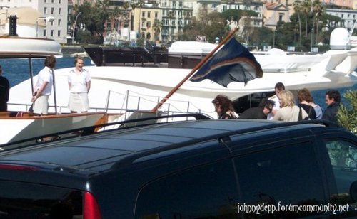 Getting Onto Johnny Depp's perahu