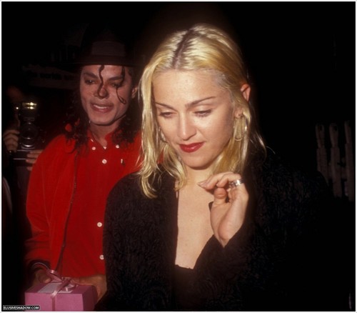  MJ & मैडोना at Ivy restaurant