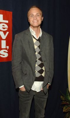 http://images2.fanpop.com/image/photos/11700000/October-19-2005-GQ-and-Levi-at-ACME-david-anders-11791456-238-400.jpg