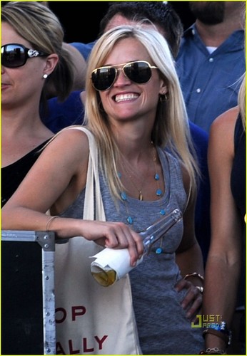  Reese Witherspoon Rides the Stagecoach