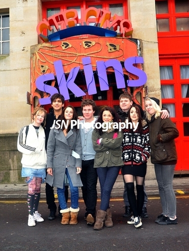  Skins Cast foto
