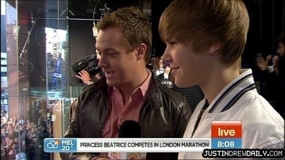  टेलीविज़न > Interviews/Performances > 2010 > Sunrise Show, Sydney Australia; (April 26th)
