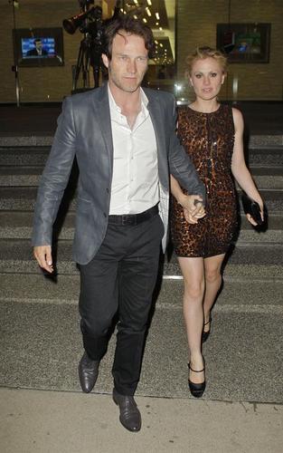  Anna Paquin and Stephen Moyer out at con trăn, boa (April 29)