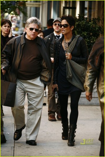  Halle Berry & Manager Hold Hands