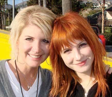  Hayley and her mum