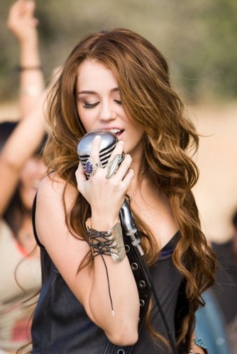  Miley Cyrus "party in the U.S.A."