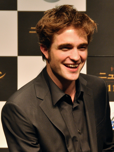  Old/New fan Pictures of Robert Patiinson in jepang