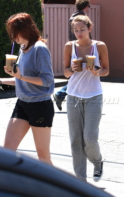  At Coffee фасоль, бин with Brandi (May 3rd,2010)