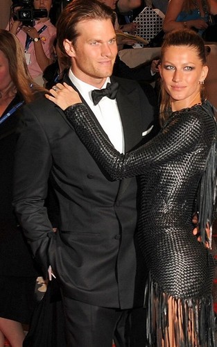  Gisele Bundchen and Tom Brady at the MET Ball (May 3)