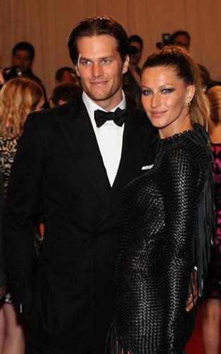  Gisele Bundchen and Tom Brady at the MET Ball (May 3)