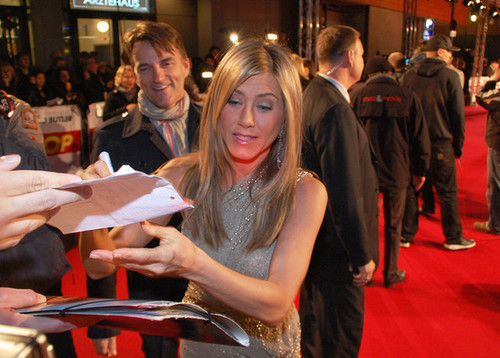  Jennifer Aniston 'The Bounty Hunter' Berlin Premiere - Arrivals
