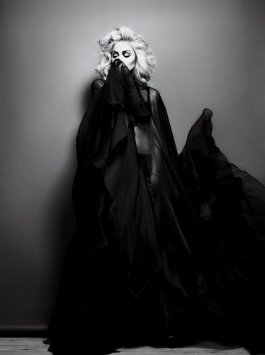  Madonna- litrato shott for Interview May 2010