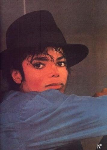  Michael is so sweet inoccent cute adorable sexy everything :D We Cinta anda