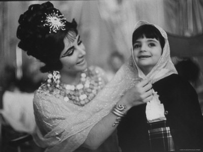  On the set of Cleopatra with her daughter