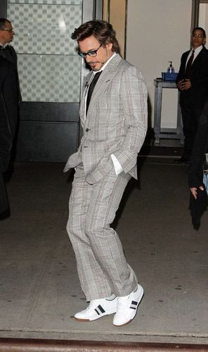  Rob Arriving at Good Morning America 2010