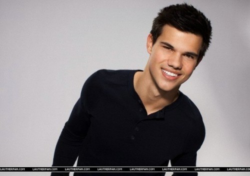 Taylor Lautner Outtakes For Saturday Night Live Photo Shoot!