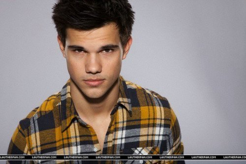  Taylor Lautner - SNL Photoshoot Outtakes