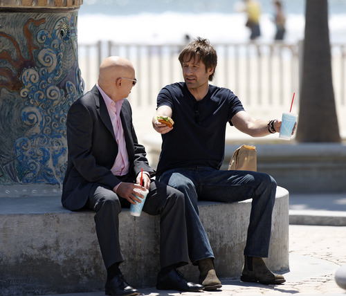  07/05/2010 - David and Evan filming Cali at Venice beach, pwani [HQ]
