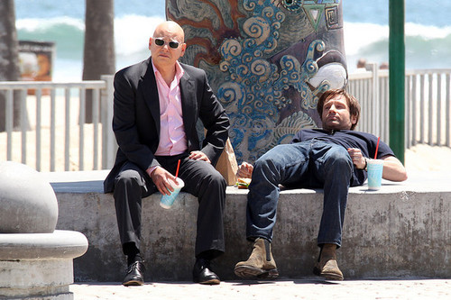  07/05/2010 - David and Evan filming Cali at Venice de praia, praia