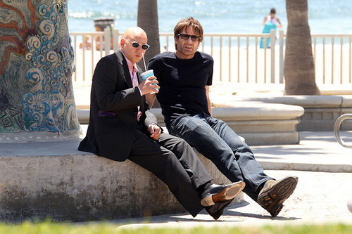  07/05/2010 - David and Evan filming Cali at venice de praia, praia