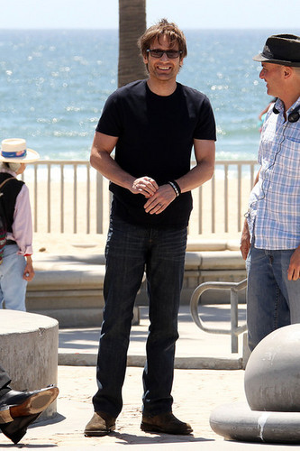  07/05/2010 - David and Evan filming Cali at venice समुद्र तट