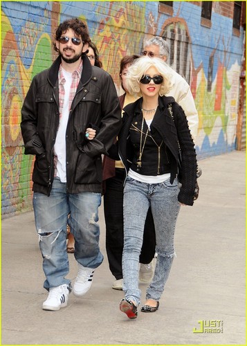  Christina Aguilera: Mother's siku Shopping