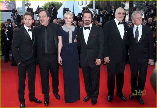  Carey Mulligan: 'Wall jalan 2' Premiere at Cannes!
