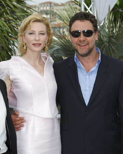  Cate Blanchett: Robin capuz, capa Gets Canned!