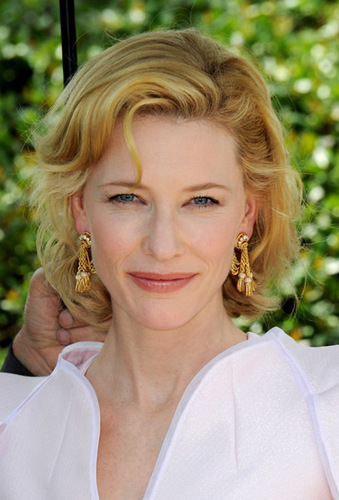  Cate Blanchett: Robin हुड, डाकू Gets Canned!