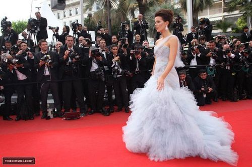  Kate @ Robin capuche, hotte Premiere - Cannes
