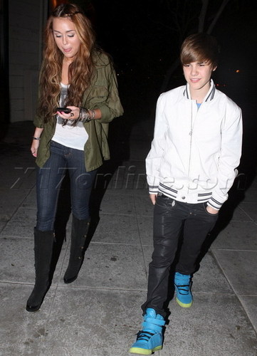  Miley Cyrus and Justin Bieber
