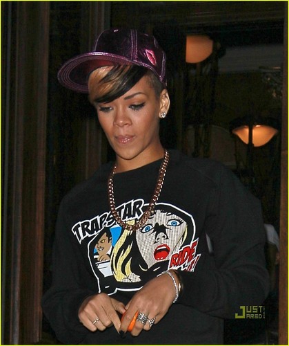  Rihanna: Rap Star?