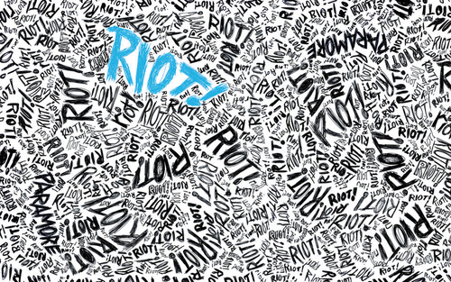  Riot! Different colored 壁紙
