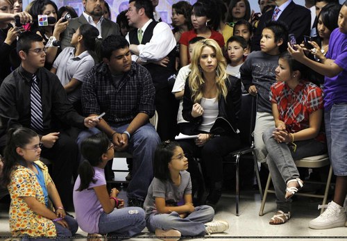  Shakira at the Carl Hayden Youth Center in Phoenix - April 29