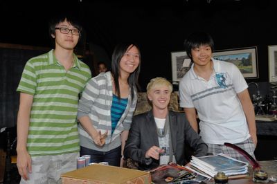  Appearances > 2009 > Promoting HBP at 엠티비 Canada - Signing