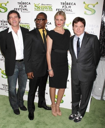  Cameron Diaz and cast at The 'Shrek Forever After' New York Premiere