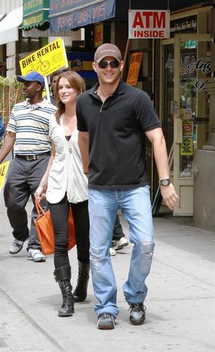  Jensen & Danneel out in NYC