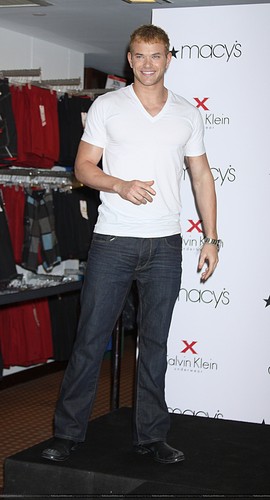  más Pics: Kellan promoting Calvin Klein X Underwear At Macy’s