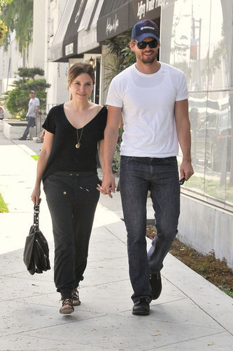  Sophia palumpong and Austin Nichols Get Lunch in West Hollywood (April 26th)