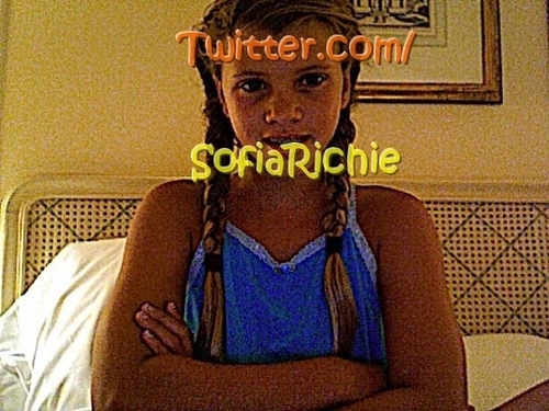  The REAL sofia richie on twitter :D