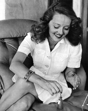  Bette painting her nails