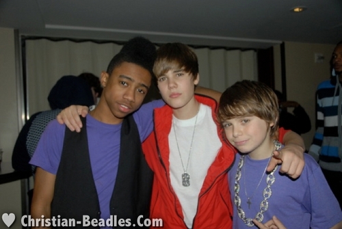  christian Beadles & mga kaibigan at Justin Bieber's 16th Bday