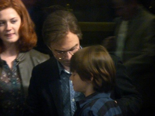 First 写真 of adult Harry, Ginny & Potter family from Deathly Hallows epilogue