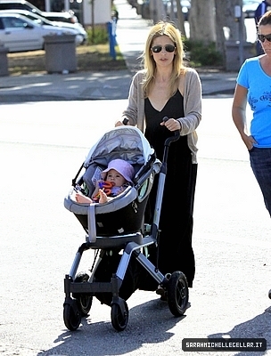  Sarah Takes a stroll with шарлотка, шарлотта Grace in Brentwood