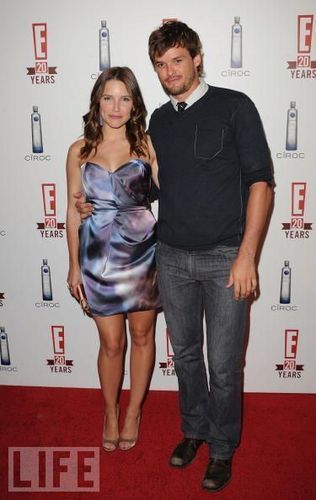  Sophia بش and Austin Nichols at the E! 20th Anniversary Party