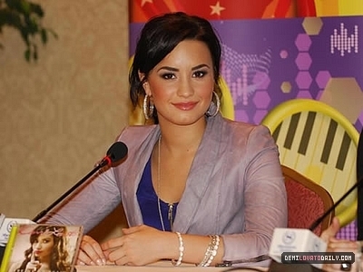  MAY 22ND - Press Conference in Chile